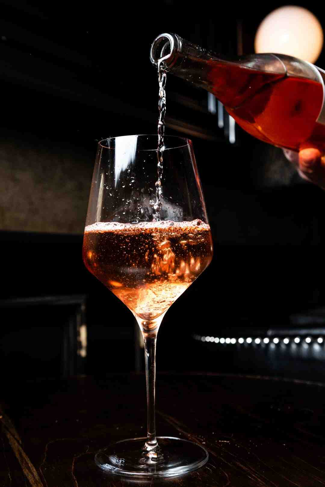 Comment décorer un bouchon de champagne ?