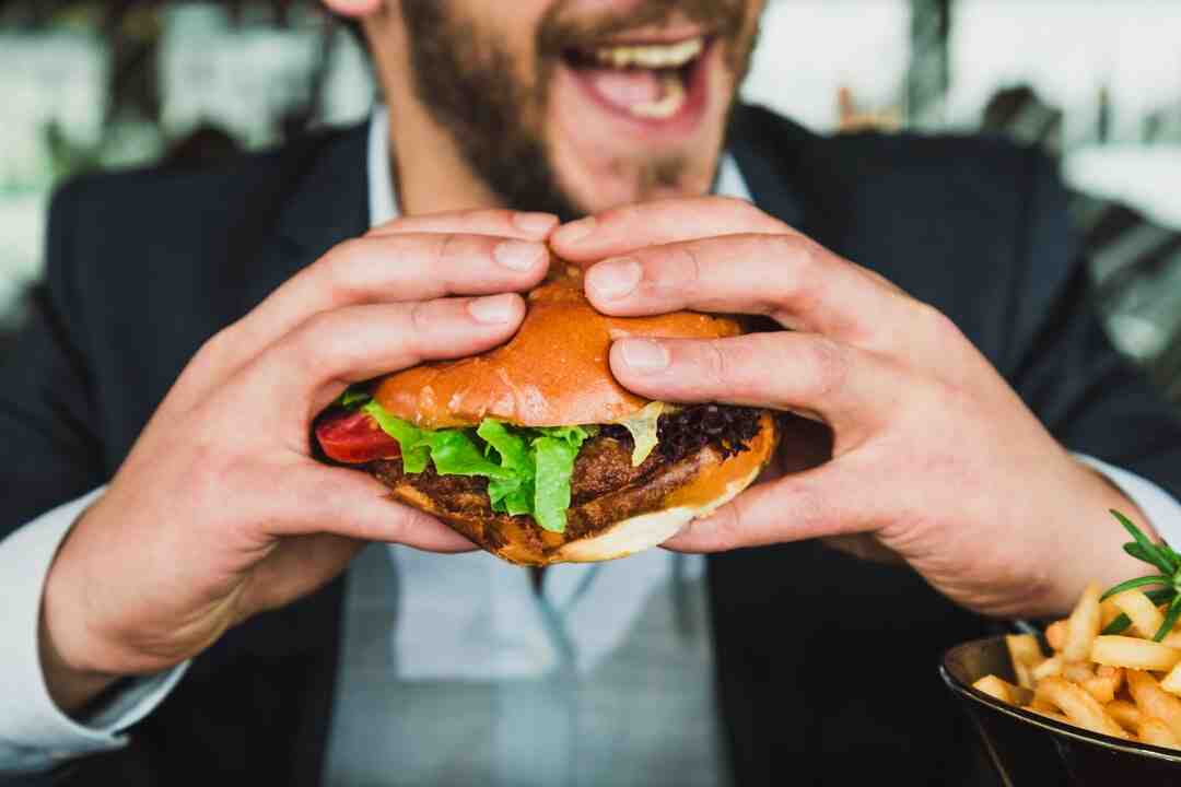 Comment manger équilibré le midi au travail ?