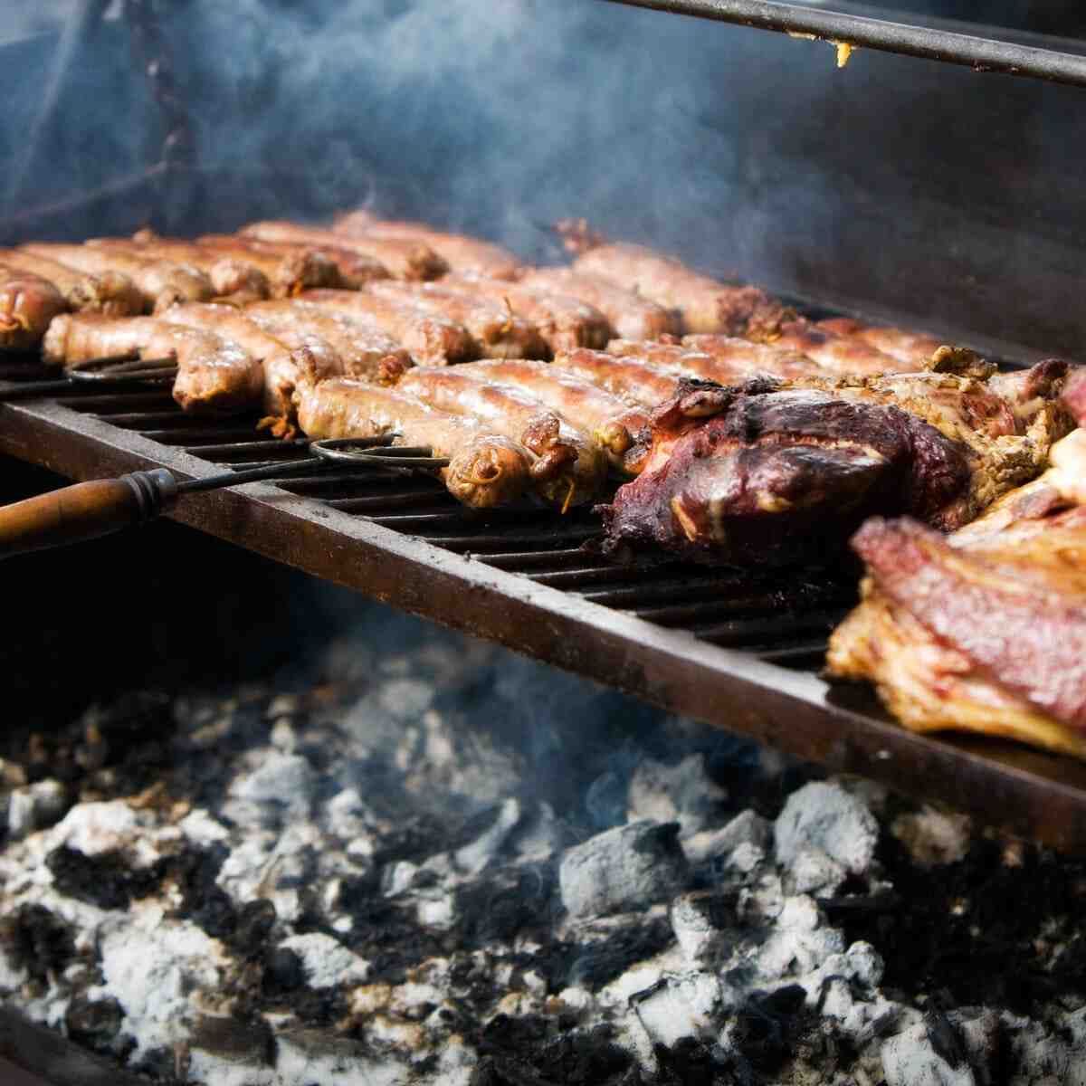 Comment raviver le feu d'un barbecue ?