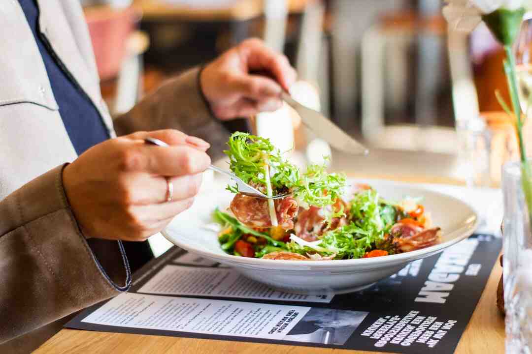 Comment servir les plats à table ?