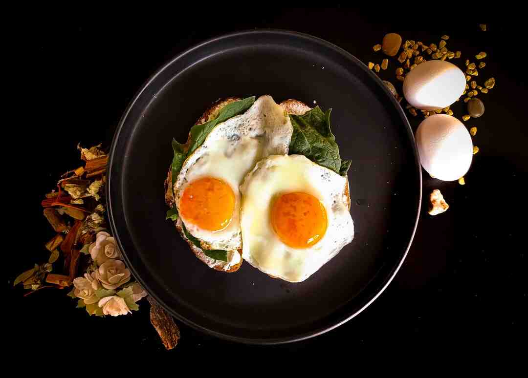 Quel pays a lancé la coutume des œufs colorés pour Pâques ?