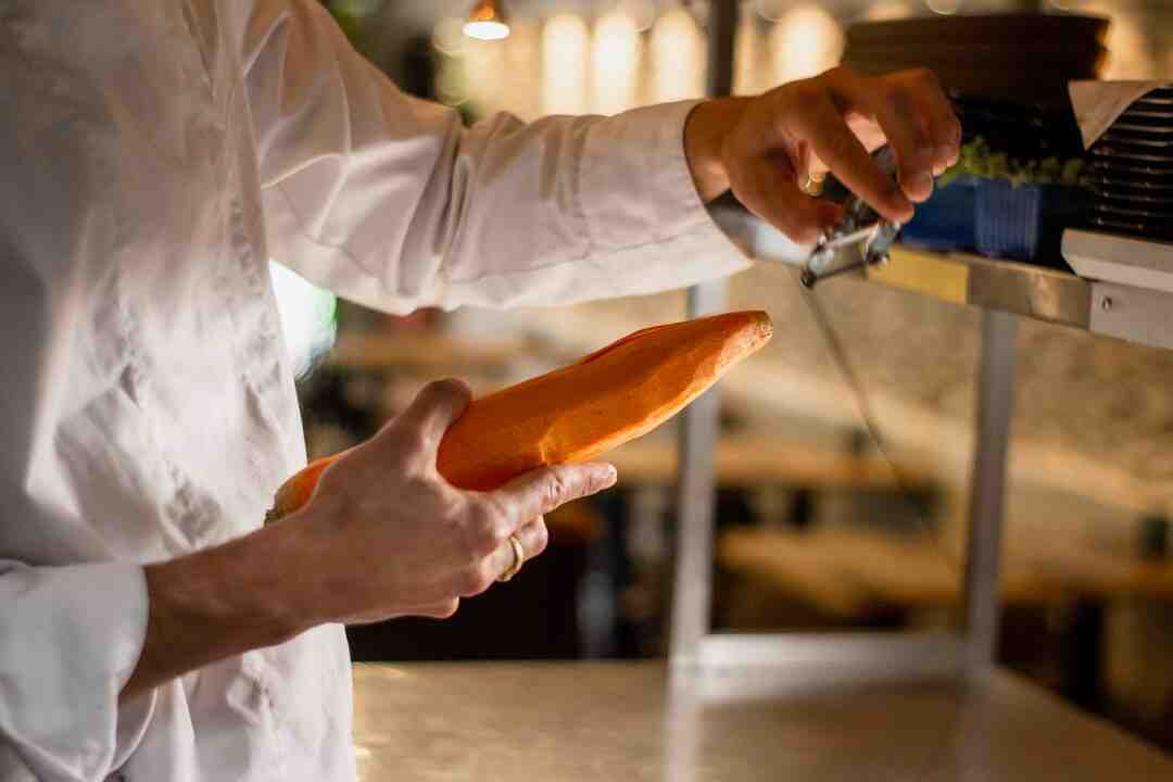 Qu'est-ce qu'il ne faut jamais oublier de faire avant de dresser un plat ?
