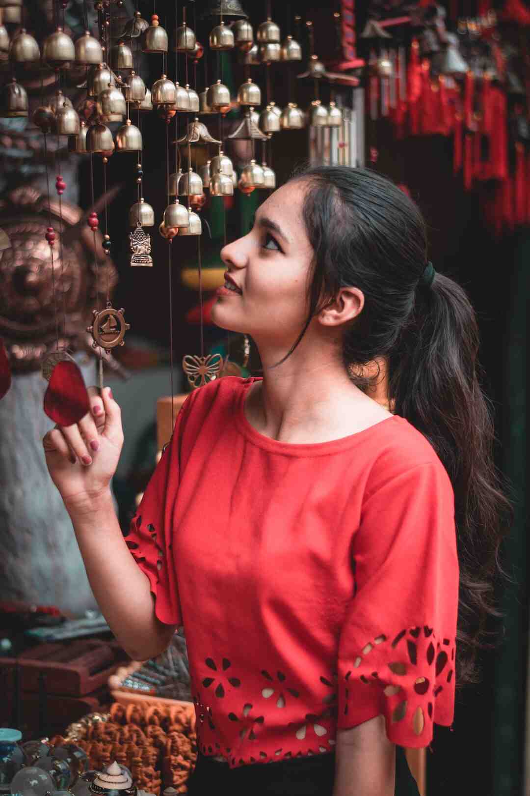 Pourquoi les Indiens mangent avec les doigts ?