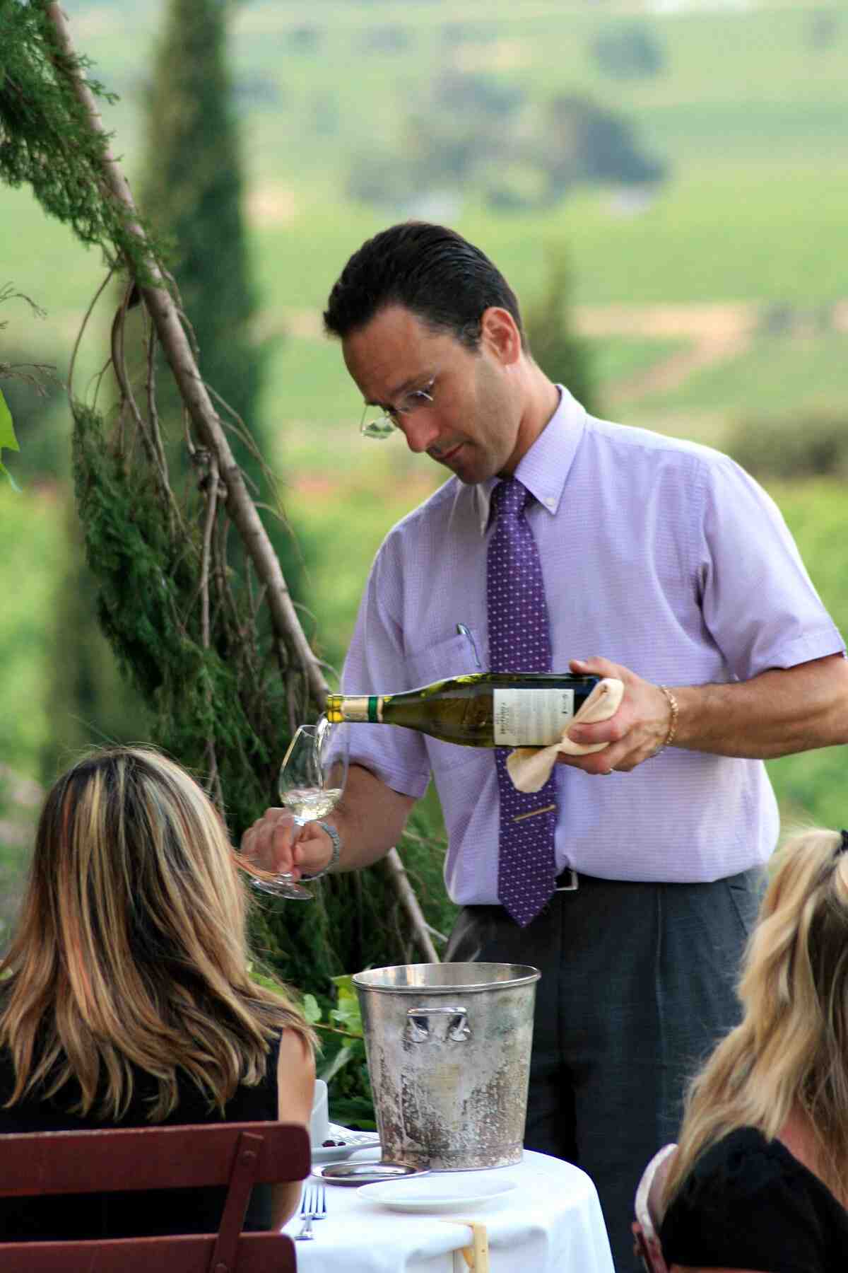 Qui paye la taxe sur l'alcool ?