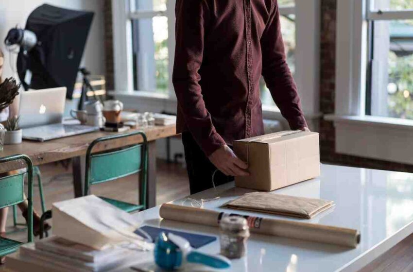 Est-ce que le livreur doit monter ?