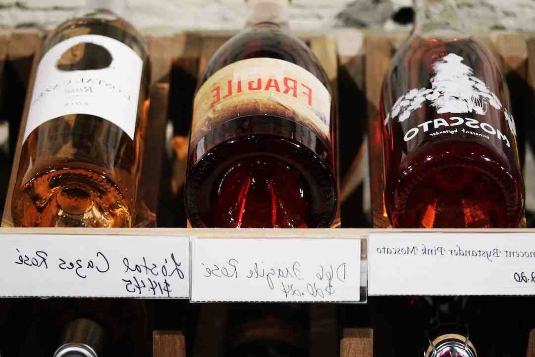 Pourquoi laisser un fond de vin dans son verre ?